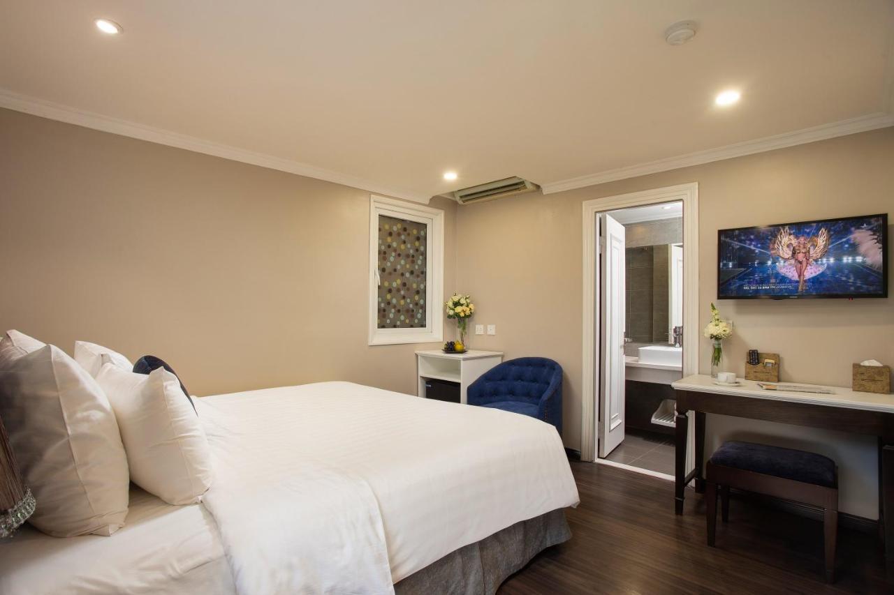 Hotel Flora Centre & 4*