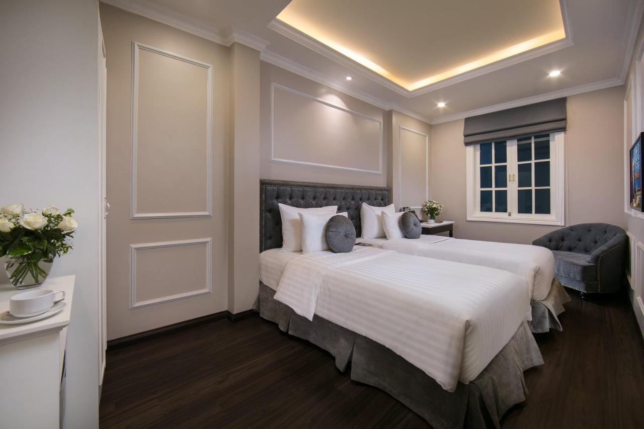 Hotel Flora Centre & 4*