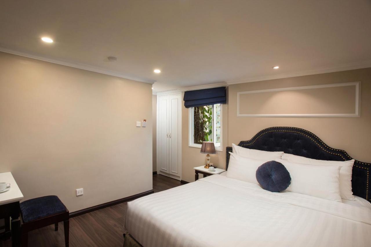 Flora Centre & Hotel 4*